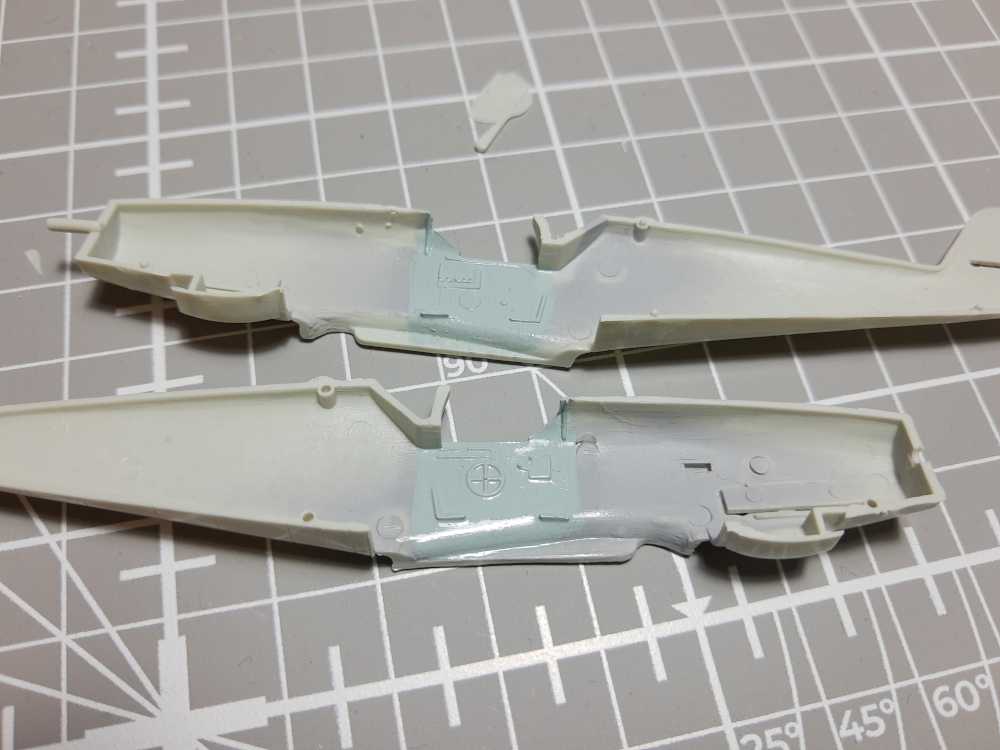 Revell 04160 - cockpit before weathering - 1